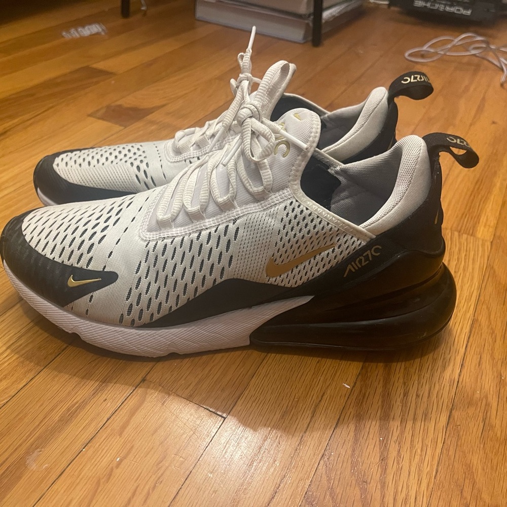 Nike Airmax 270 White/Metalic Gold - Black